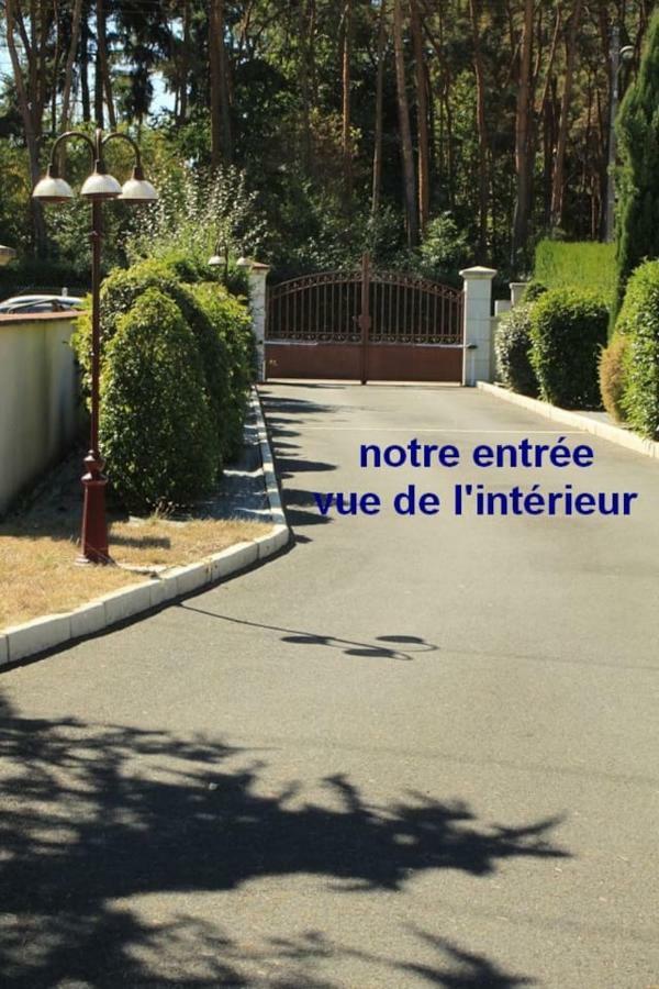 Logement Entre Chambord Et Le Zoo De Beauval Apartment Contres  Exterior photo