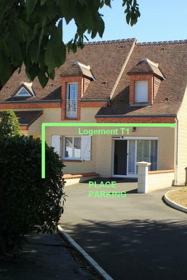 Logement Entre Chambord Et Le Zoo De Beauval Apartment Contres  Exterior photo